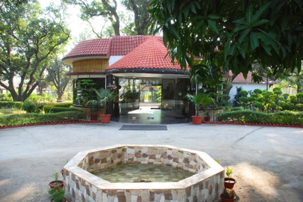 Hotel Corbett Leela Vilas Corbett National Park Exterior foto